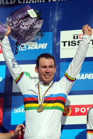 Mark Cavendish wins elite men