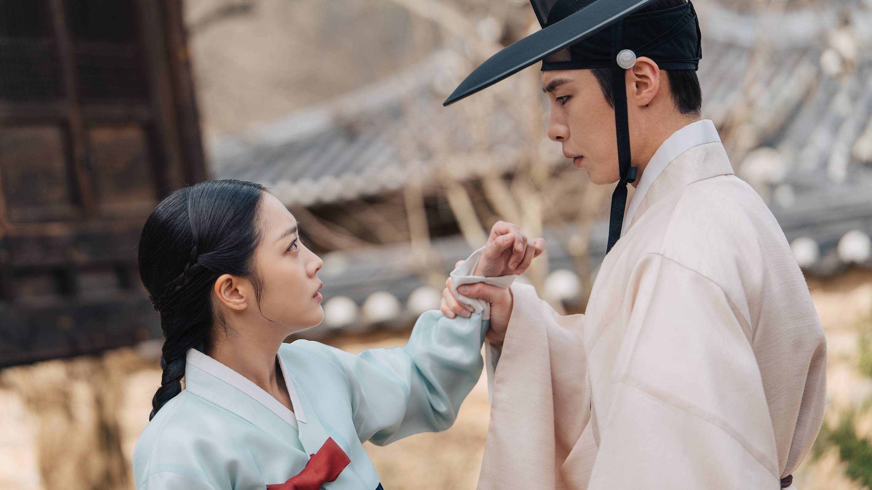 Cho Bo-ah as Jae-yi and Lee Jae-wook as Hongrang in Netflix series Dear Hongrang