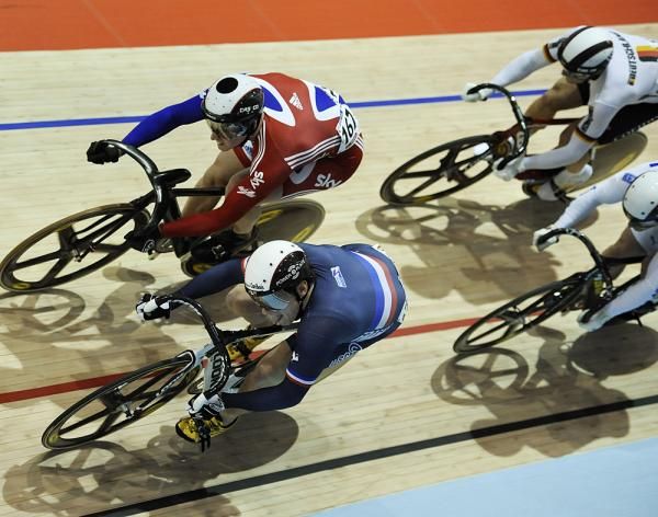 Riders jockey for position in the men's keirin