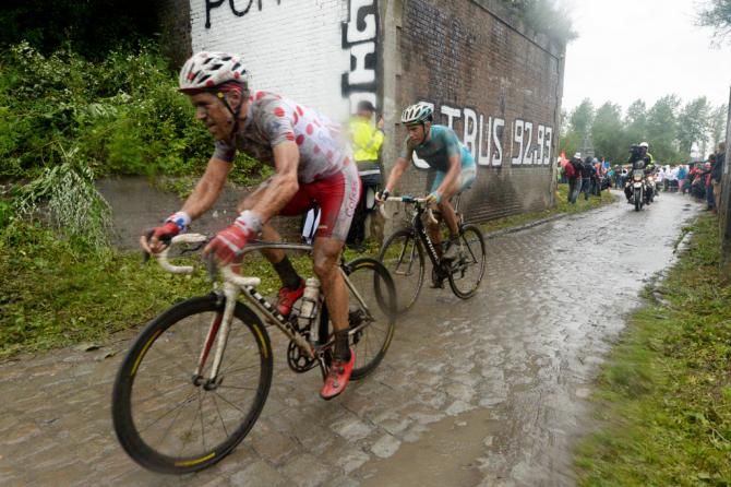 Cyril Lemoine (Cofidis) rode well on the cobbles in the KOM jersey