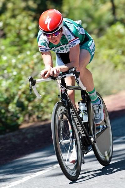 Katheryn Mattis (Webcor) tucks in on the descent.