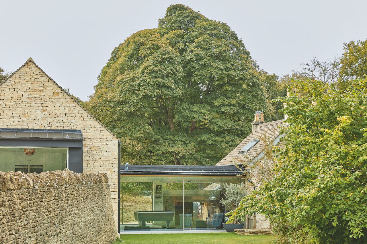 glass link extension exterior view
