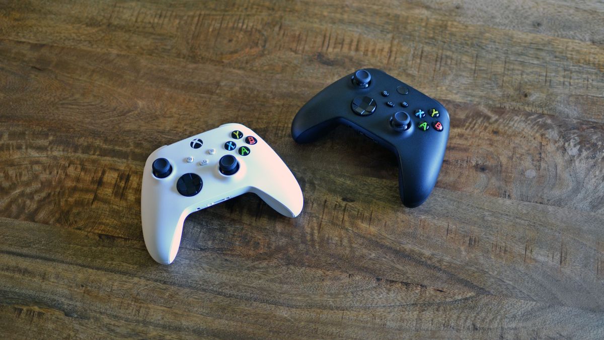 Xbox One vs. Xbox 360 Controller Comparison 