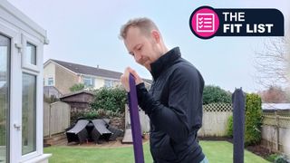 Man curling resistance band