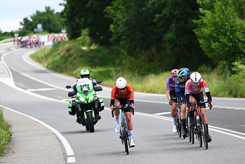 The five woman breakaway during stage 2 of La Vuelta Femenina 2026, between Lobios and San Cibrao das Vi&amp;ntilde;as. (Photo by Szymon Gruchalski/Getty Images)