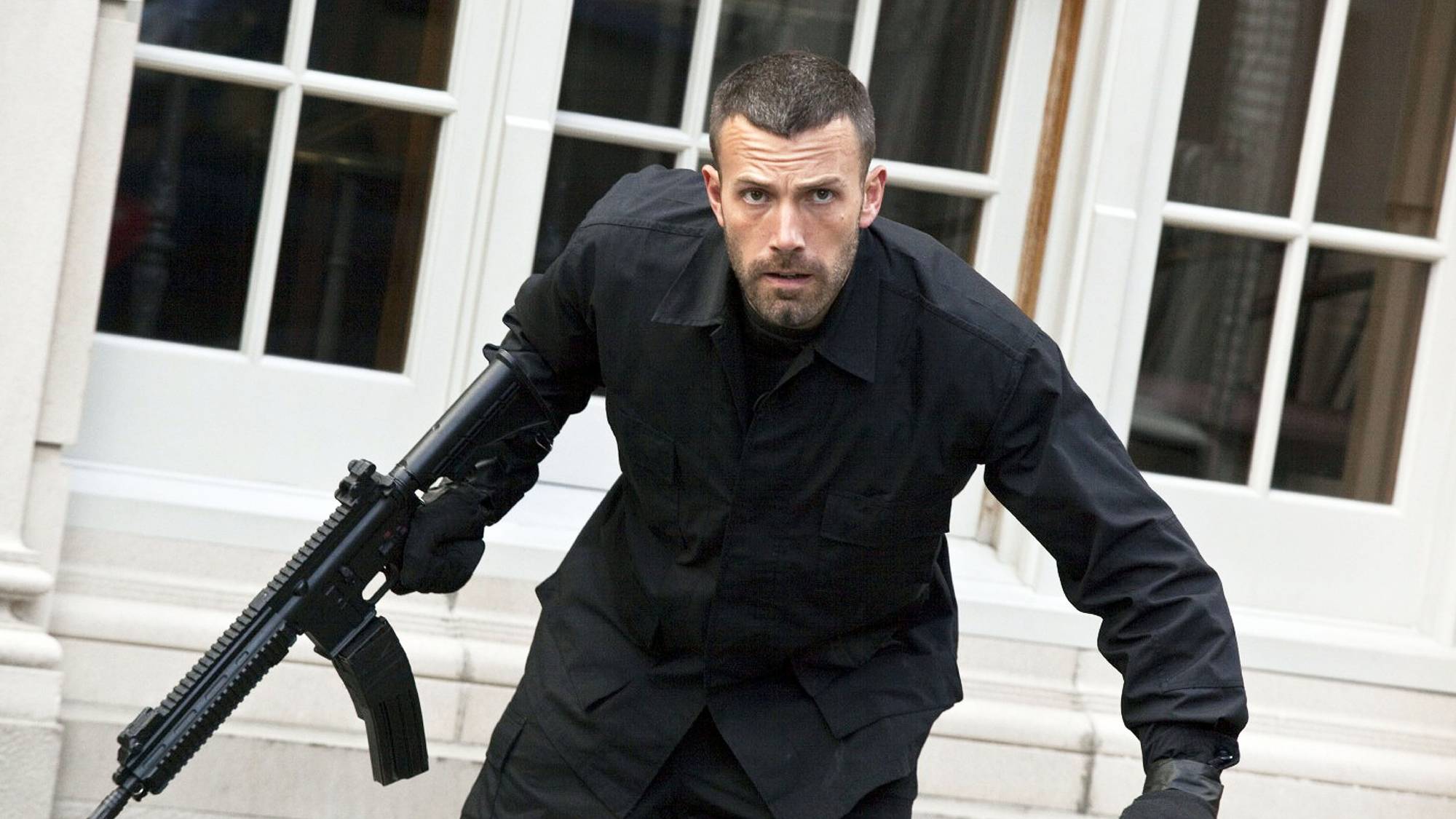 Netflix just got an intense crime thriller movie with Ben Affleck and Jeremy Renner — and it’s an adrenaline-fueled watch