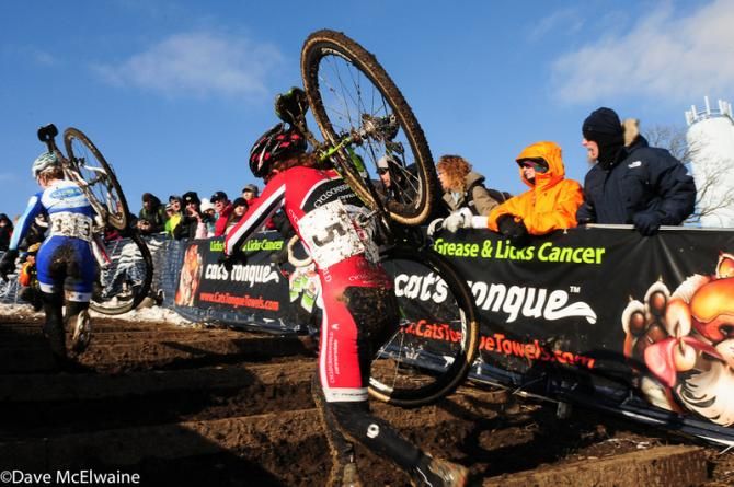 Crystal Anthony (Cyclocrossworld.com) chasing Gould up the stairs