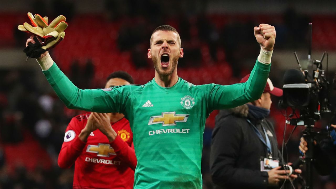 David de Gea celebrates Manchester United’s victory against Tottenham at Wembley