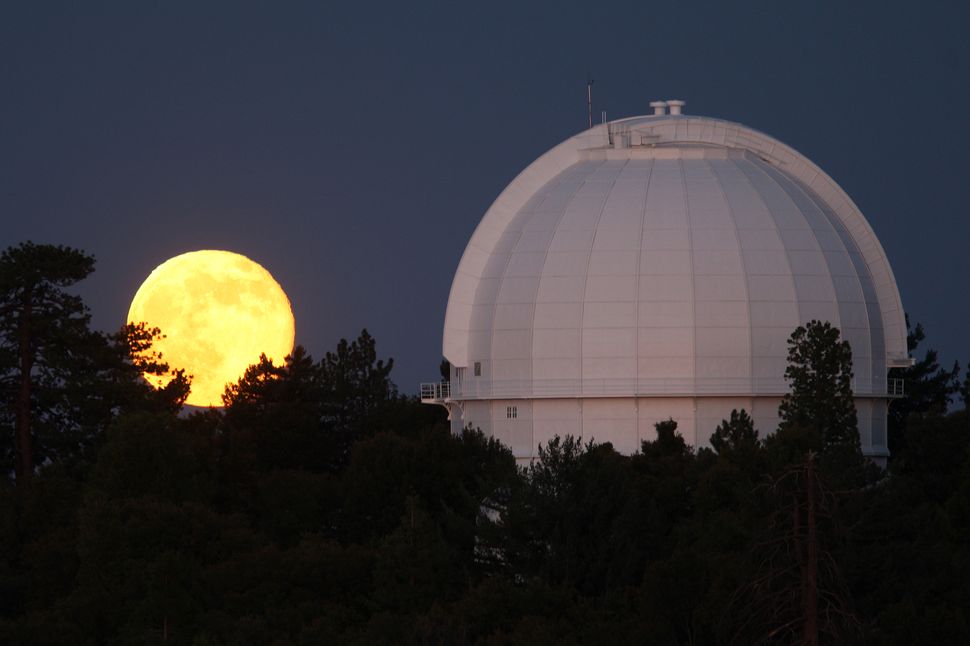 October's Full Hunters Moon (and Supermoon?) Rises This Weekend | Space