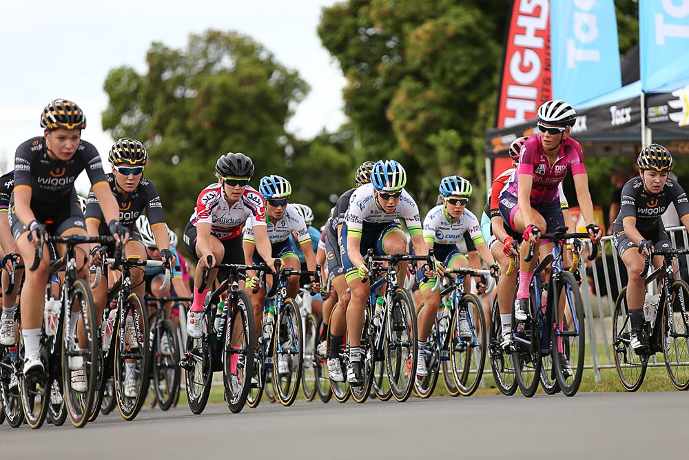 Santos Women's Tour stage 4 criterium in Victoria Park