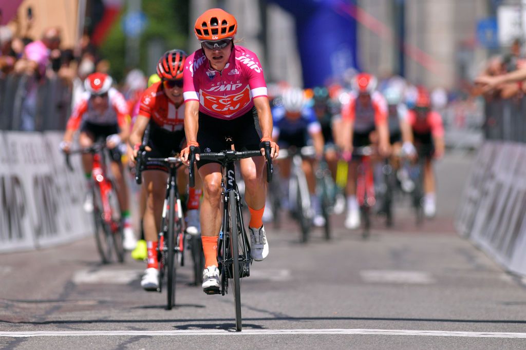 Marianne Vos (CCC Team) leads the peloton to the line
