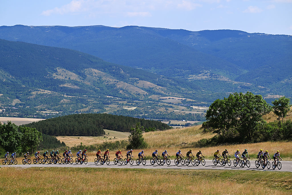 2026 Tour de France: the peloton on stage 3