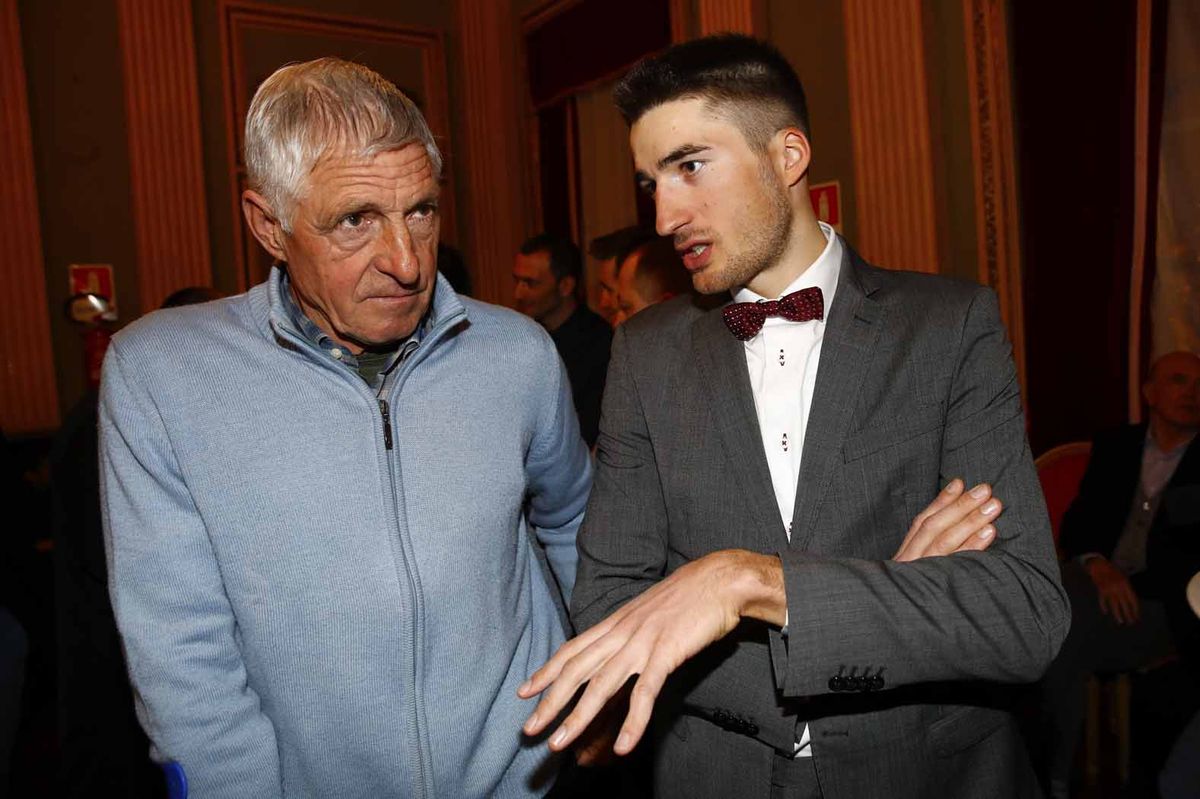 Gianni Moscon chats with Francesco Moser.