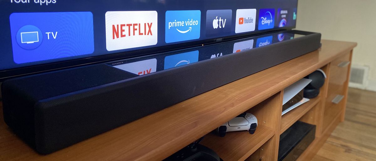 The Sony HT-A7000 Soundbar underneath a Sony TV.