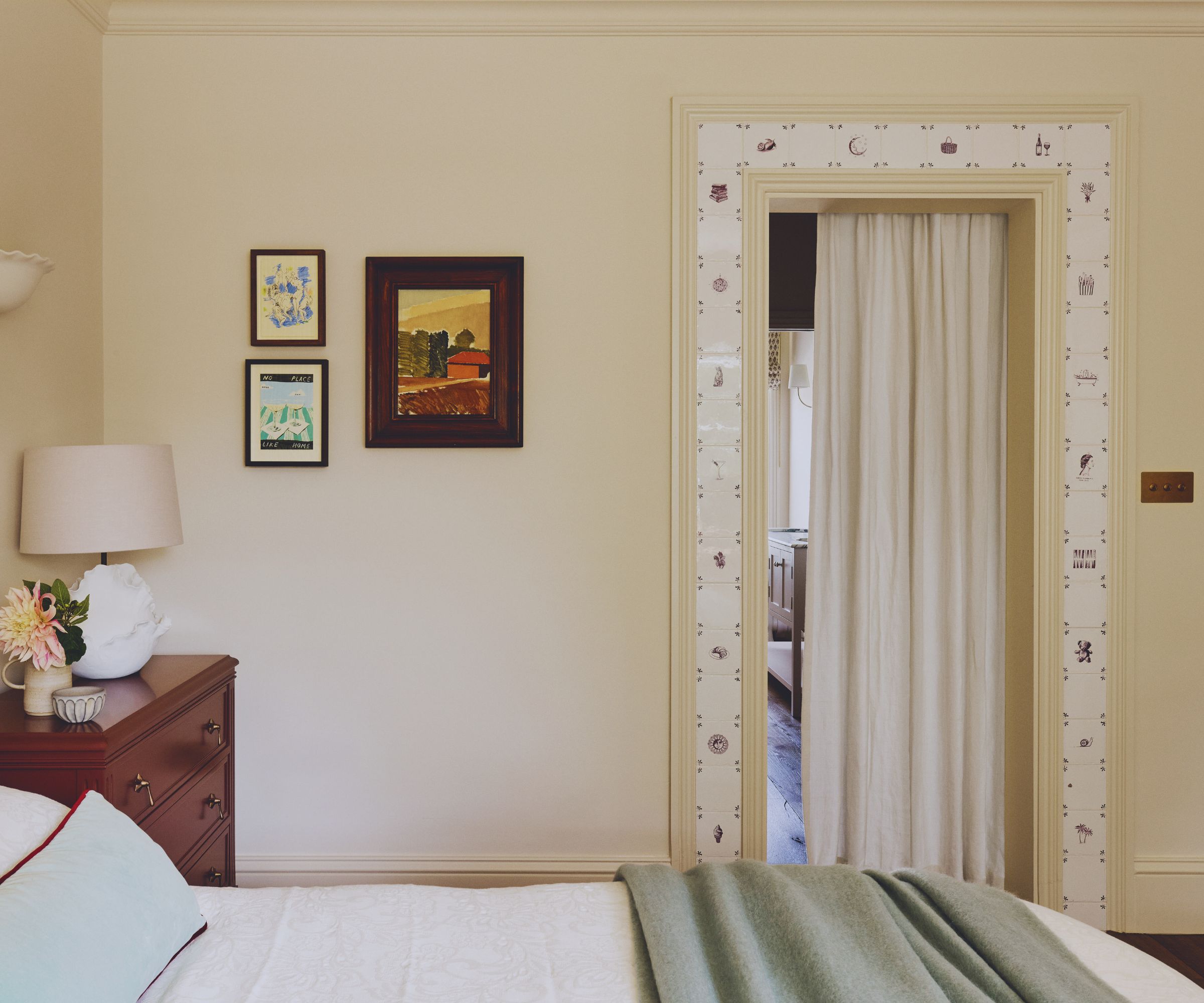 a neutral cozy bedroom in london by Emma Ainscough