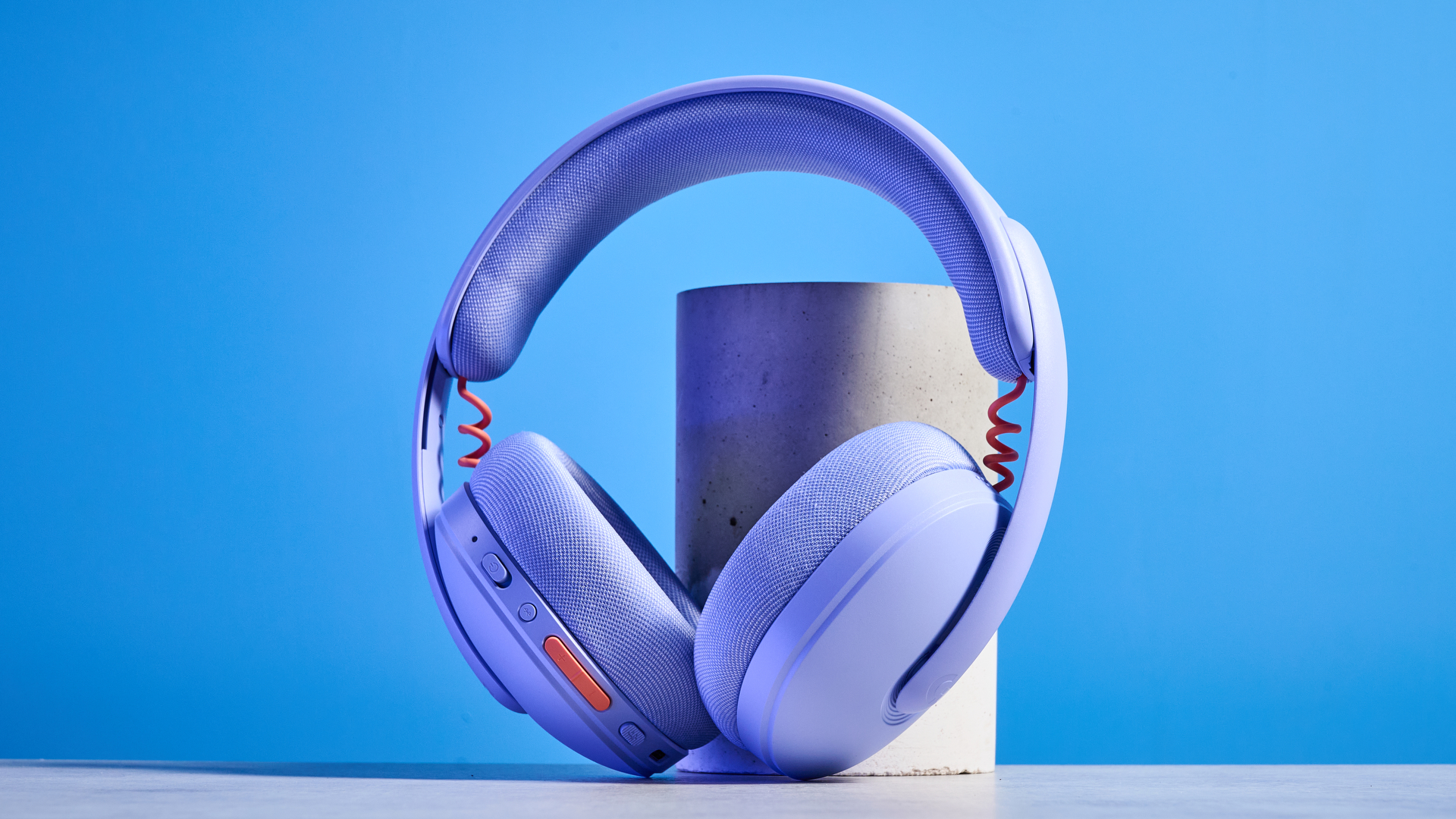 A lilac Logitech G325 Lightspeed wireless gaming headset