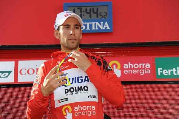 Vincenzo Nibali (Liquigas) takes red by just 4 seconds.