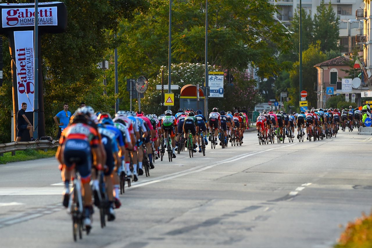 The criterium in the Adriatica Ionica Race