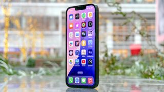 iPhone 16e review.