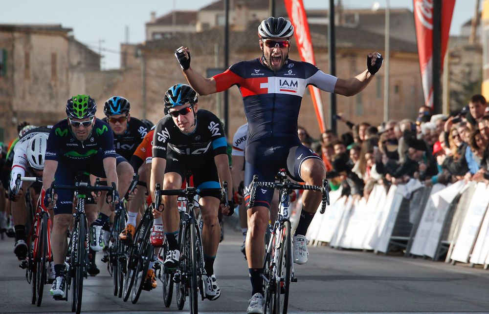 Matteo Pelucchi (IAM Cycling) wins the bunch sprint in the opening race of the Mallorca Challenge.