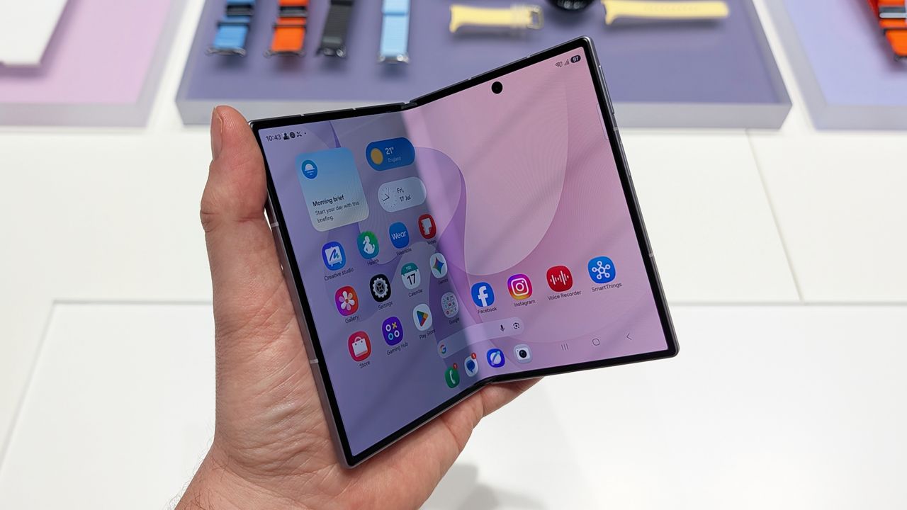 Samsung Z Fold 8