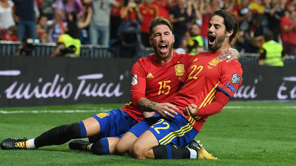 Spain 3 Italy 0: Incredible Isco puts 2010 winners on brink of World ...