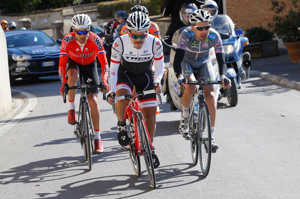 The early break in Strade Bianche