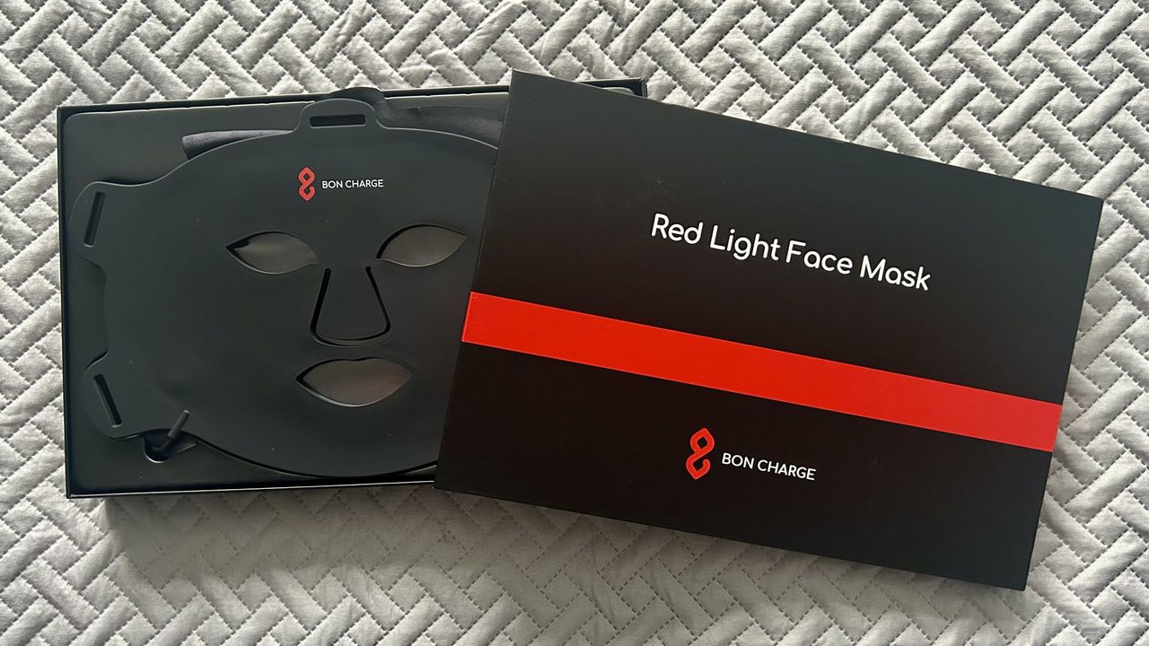 Bon Charge Red Light Face Mask
