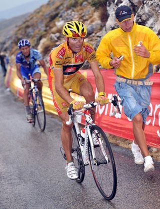Alejandro Valverde dropped, Vuelta a Espana 2009, stage 14