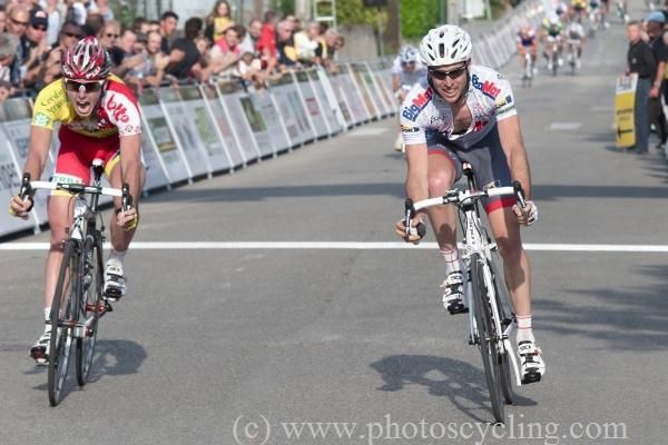 Sylvain Georges (Big Mat - Auber 93), right, has won the opening stage.