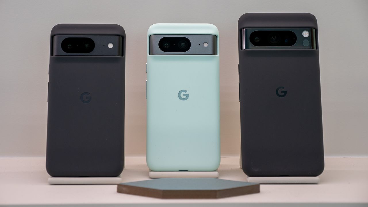 Hands on with the Google Pixel 8 and Pixel 8 Pro
