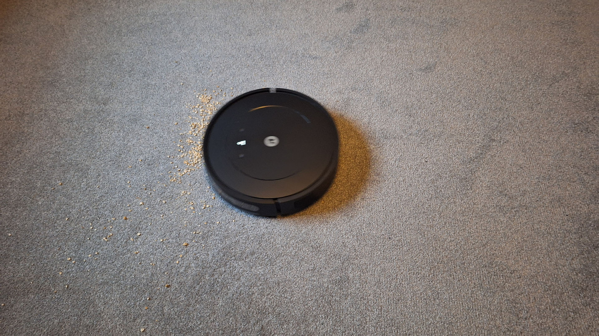 iRobot Roomba Combo Essential during the vacuuming test on carpet