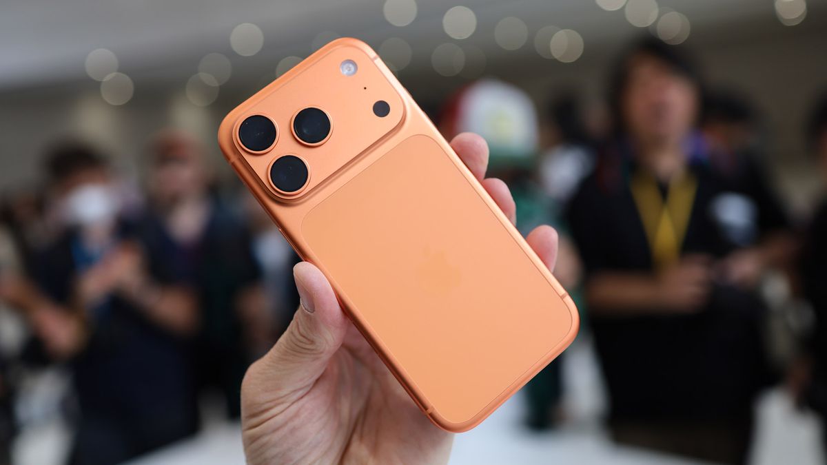 Unveiling the Astonishing iPhone 17 Pro Max Camera Upgrade: 8x Optical Zoom and Incredible Power You Need to Know 8 Concept of the new ultra-thin iPhone Air
