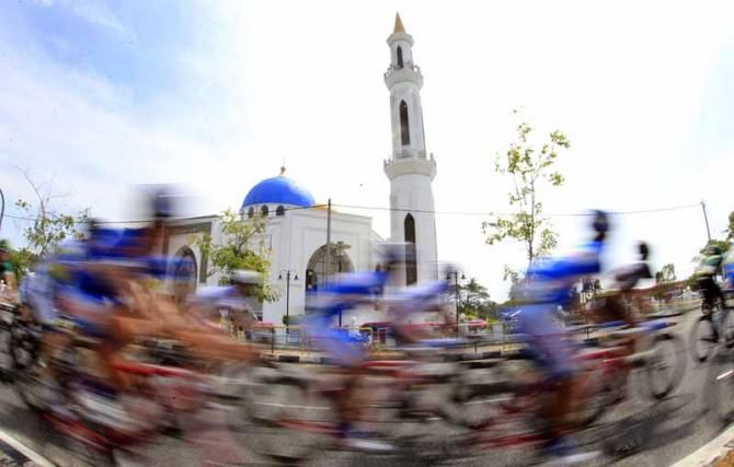 The Tour de Langkawi peloton on stage 1