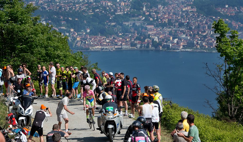 Italian fans pack the route during stage 18.