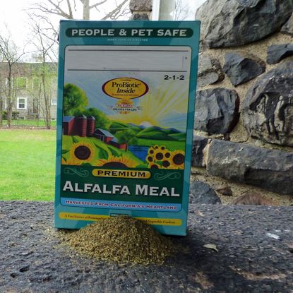 Alfalfa Meal Fertilizing Agent Packet