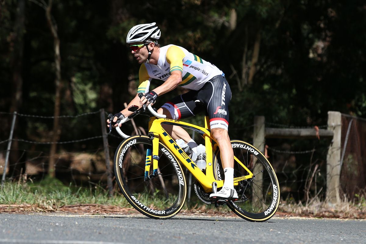 Jack Bobridge (Trek-Segafredo) corners
