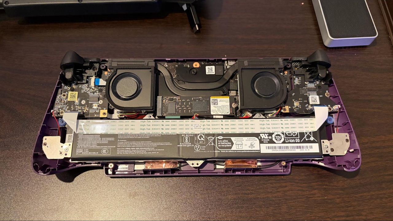 MSI Claw 8 EX AI+