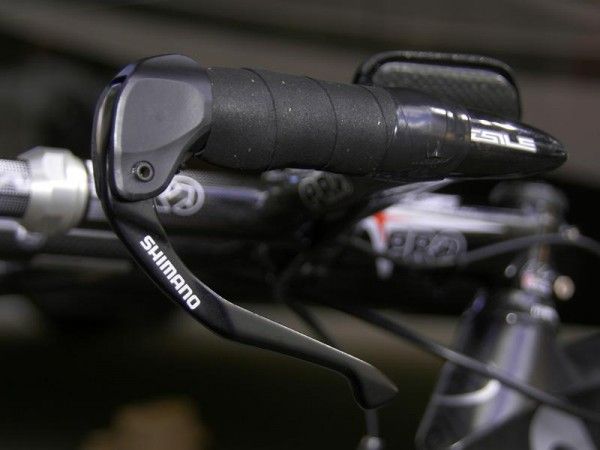 Alloy brake levers use a slim profile.