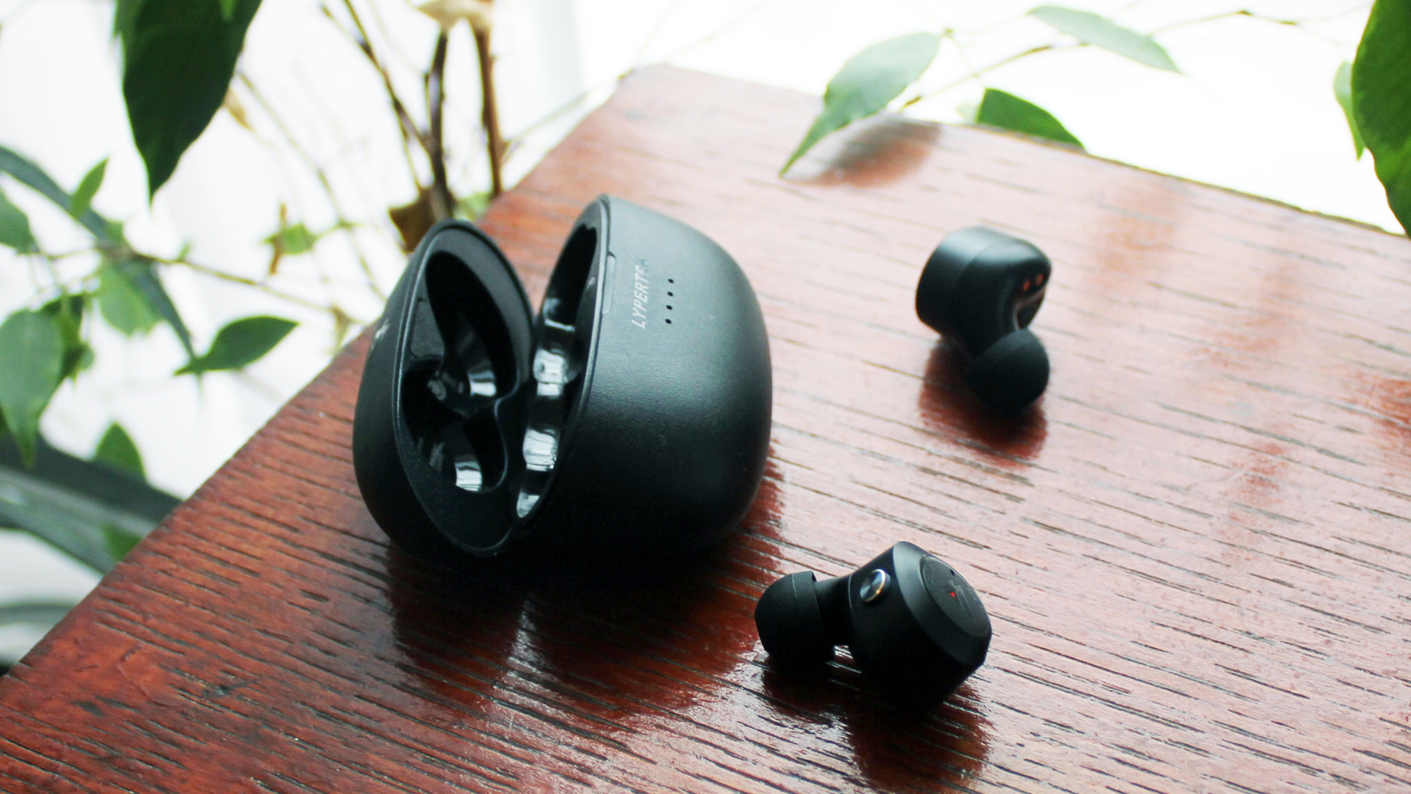 wireless earbuds