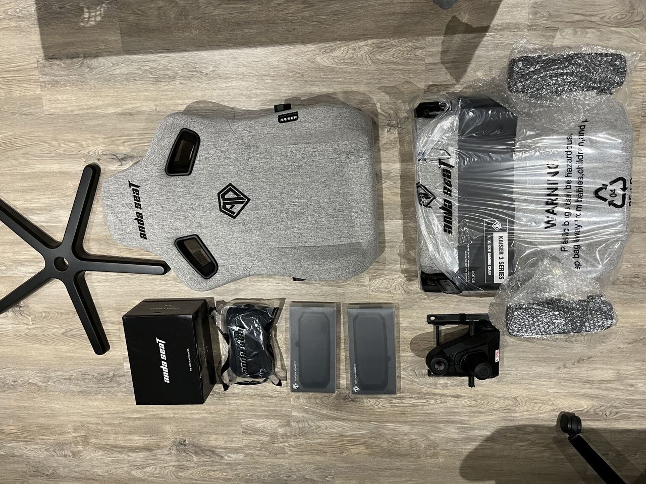 AndaSeat Kaiser 3 in Ash Grey