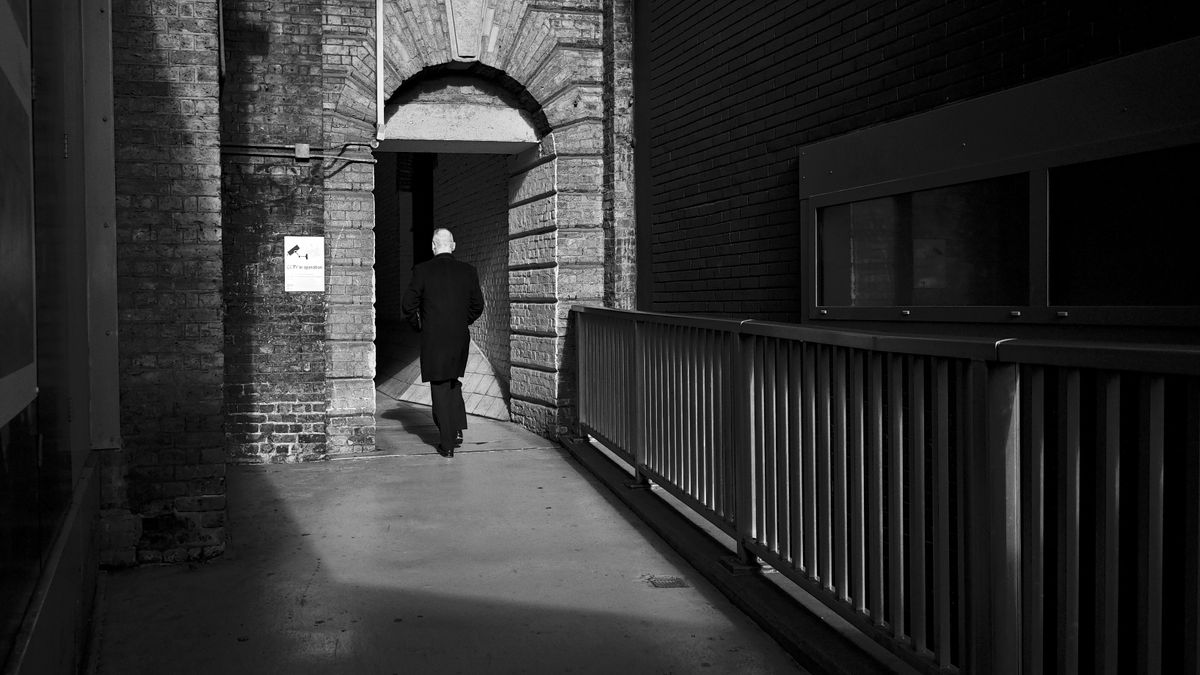 Xiaomi 15 Ultra sample photos;black and white of person walking into tunnel