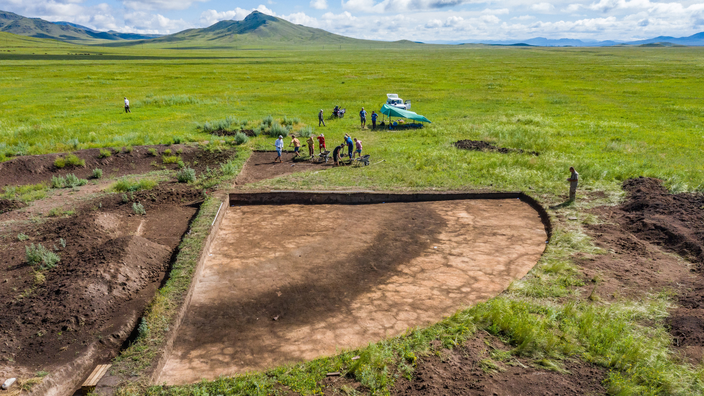 The excavations at the kurgan in Siberia.