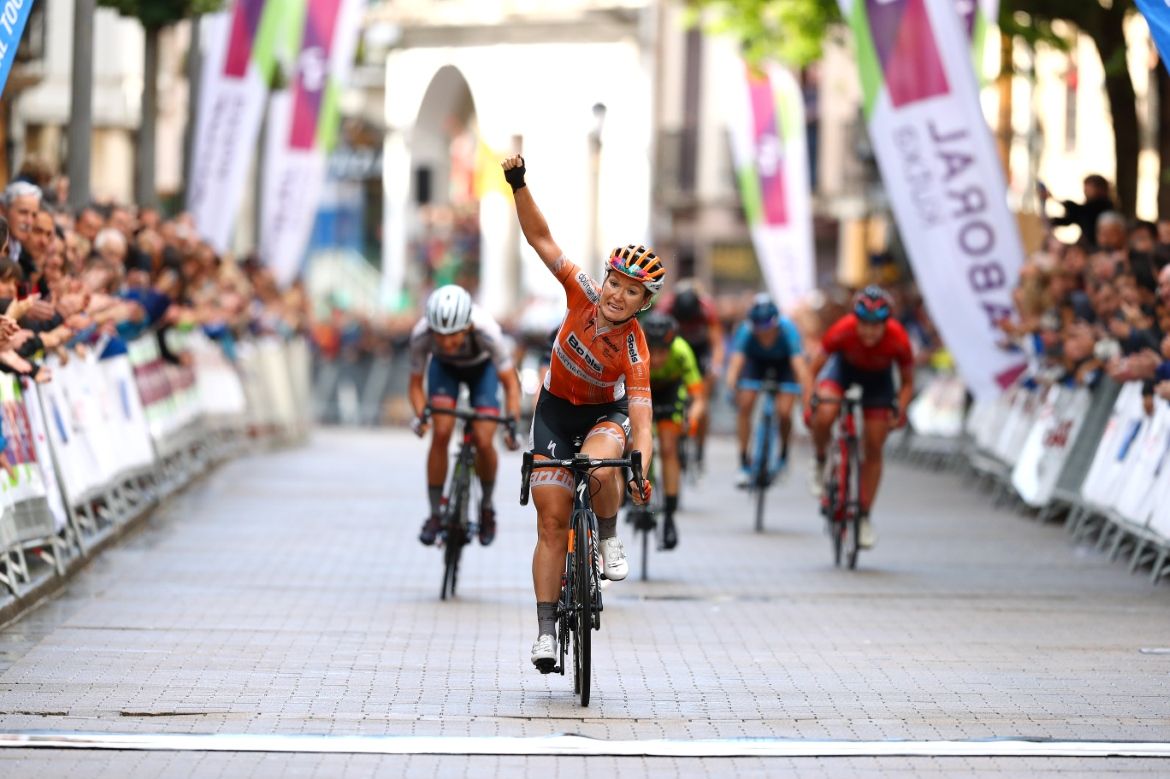 Amy Pieters (Boels Dolmans) wins the stage