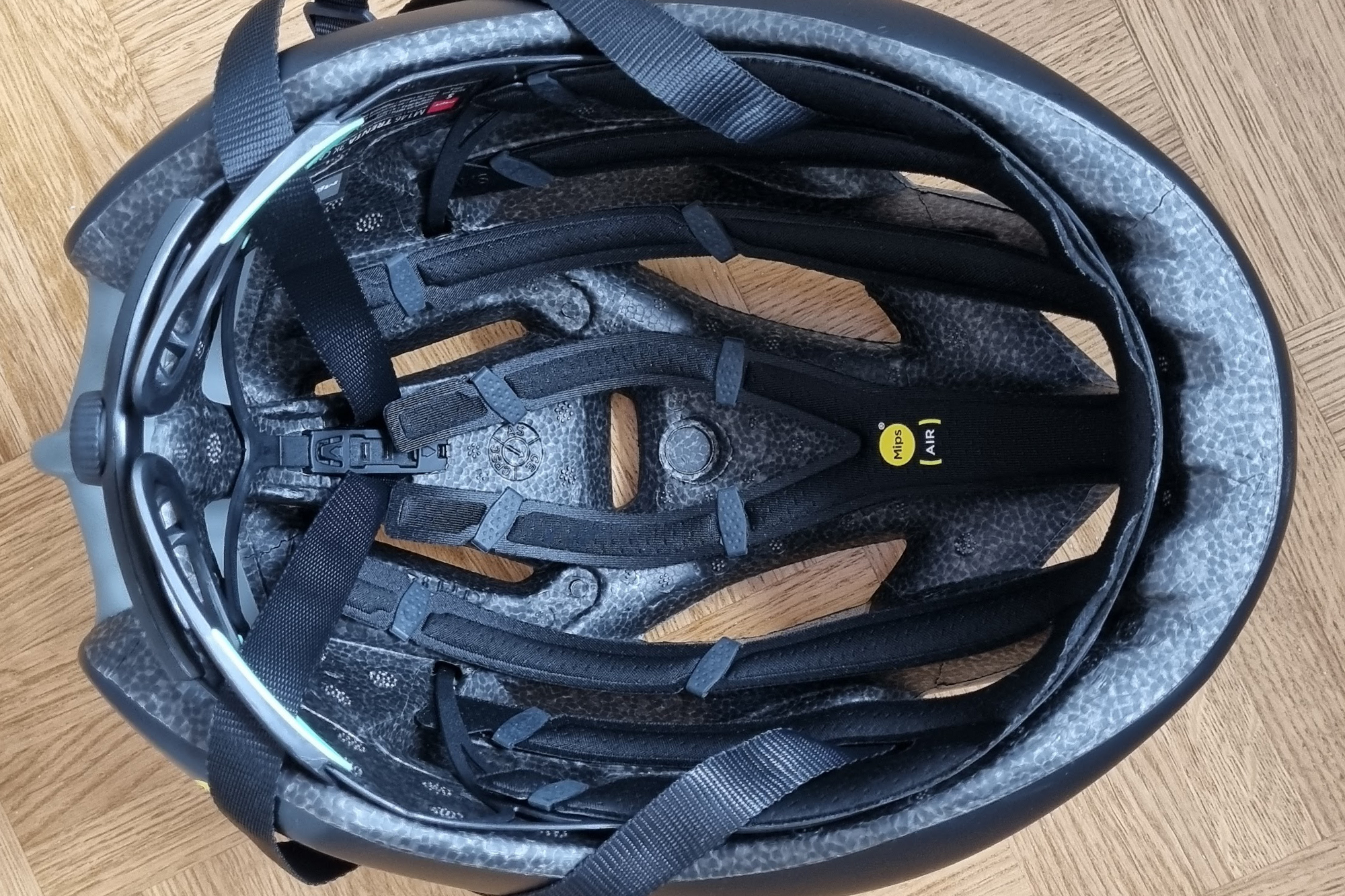 Met Trenta 3k carbon road cycling helmet showing Mips Air system