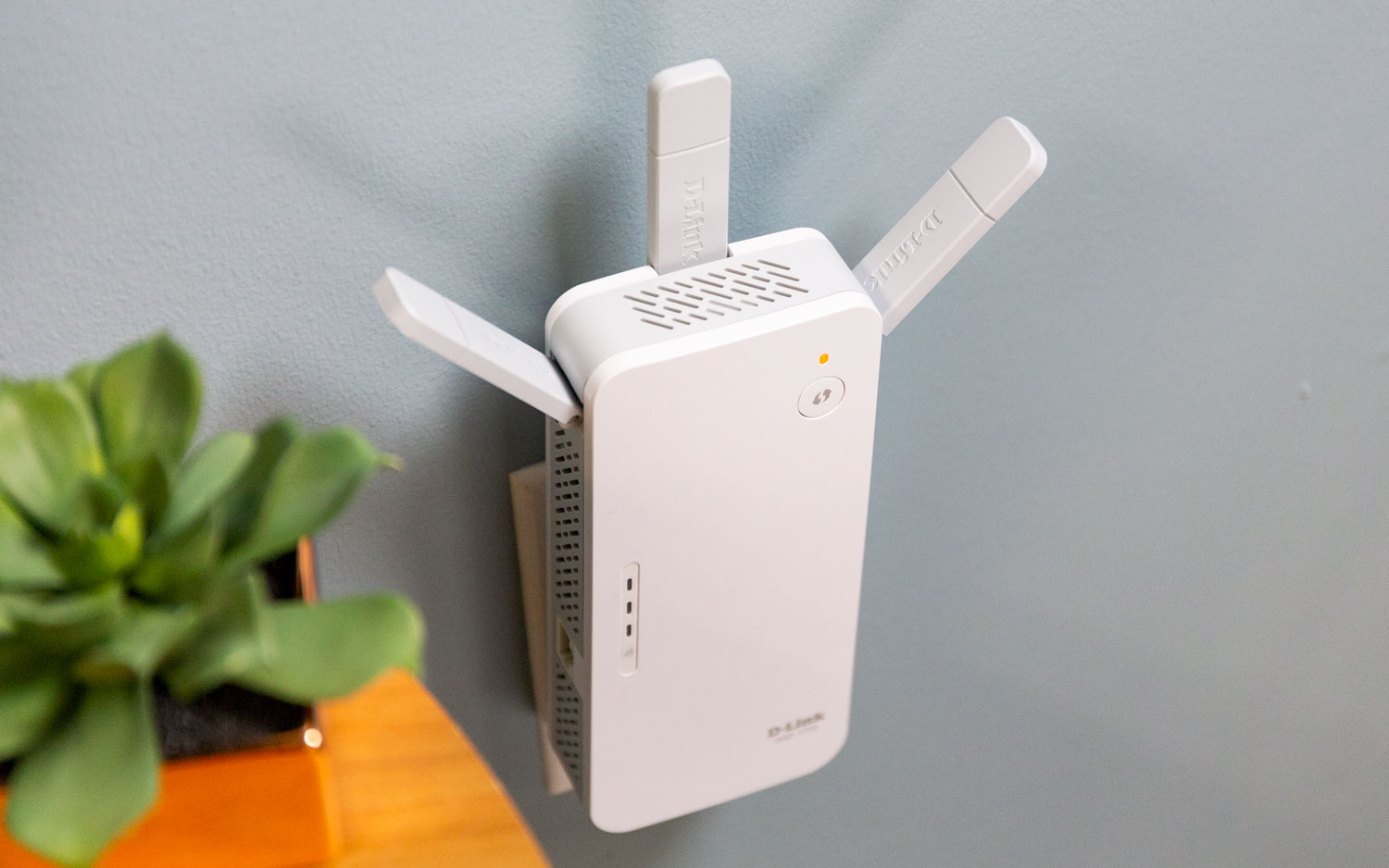 D-Link DAP-1720 Wi-Fi Range Extender – Full Review and Benchmarks | Tom's Guide