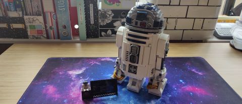 Lego Star Wars R2-D2 75308 (21 by 9 hero image)