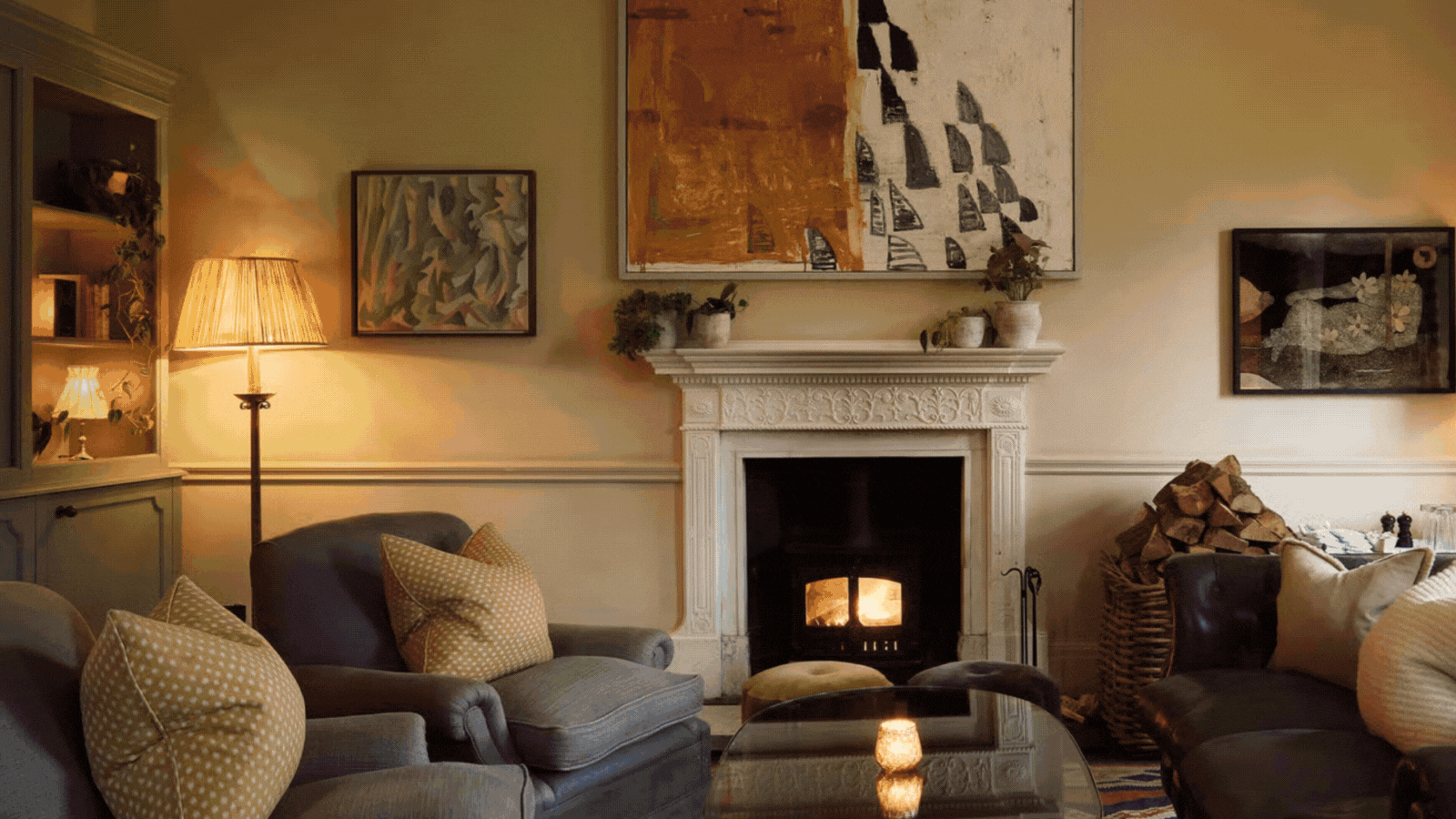 A gif of different lights used in different modern homes. The lights include pedant, ceiling and table lights.