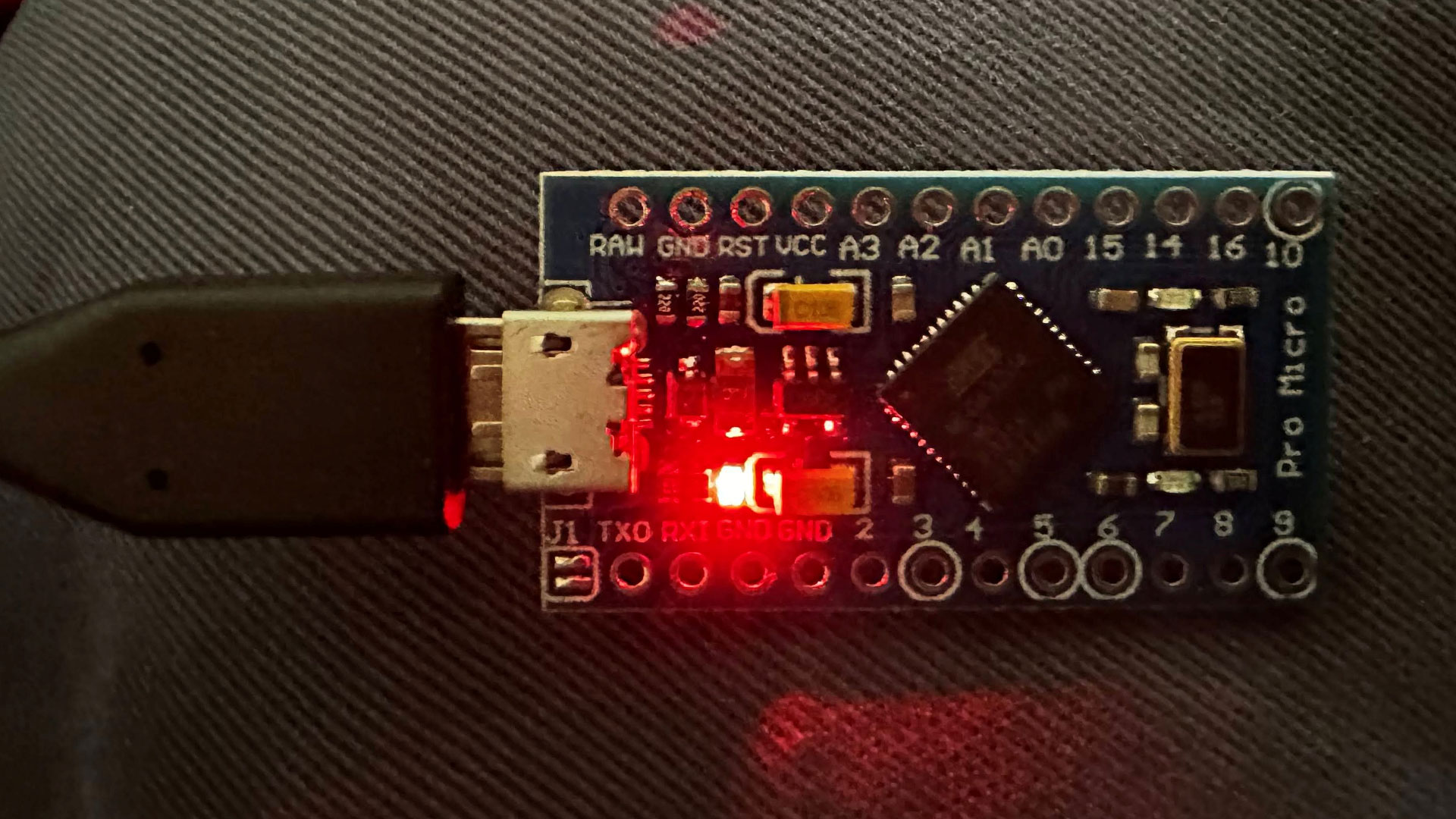 Building an Apple ADB to USB interface converter