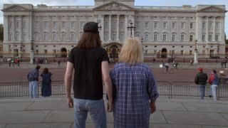 Wayne and Garth's doubles in England in Wayne's World 2